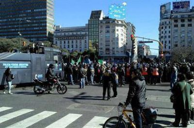 Siete detenidos por los incidentes en el desalojo del corte de 9 de Julio