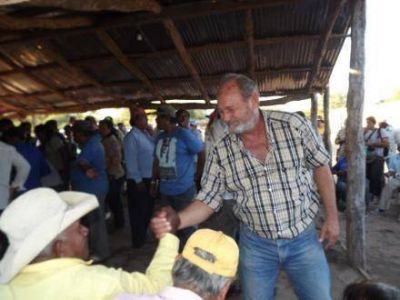 "Apo" Gonz�lez amenazo con tomar el comit� provincial de la UCR 