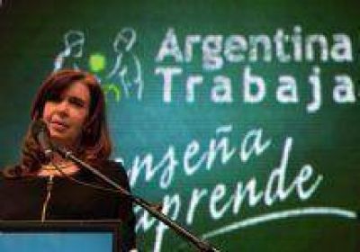 El Gobernador Urtubey particip� en la entrega de certificados del programa FinEs