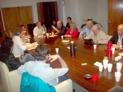 Se ampli� la mesa massista en Avellaneda: se sumaron Garc�a (PRO), Rodr�guez (CC) y M�nica Litza