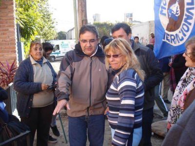 Jalil visit� las 920 Viviendas