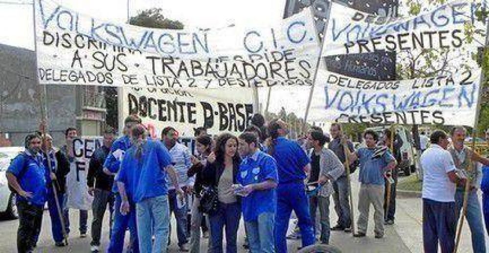 C�rdoba: Protestaron por despidos en la planta de VW