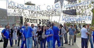 C�rdoba: Protestaron por despidos en la planta de VW
