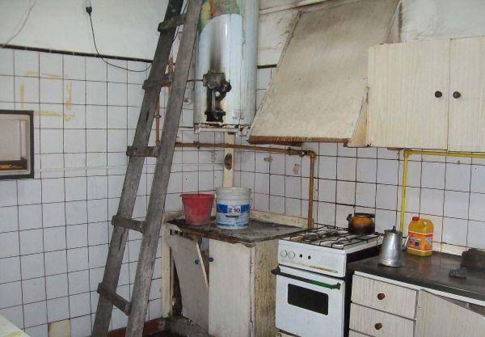 Clausuran un hotel por fallas estructurales en su edificio