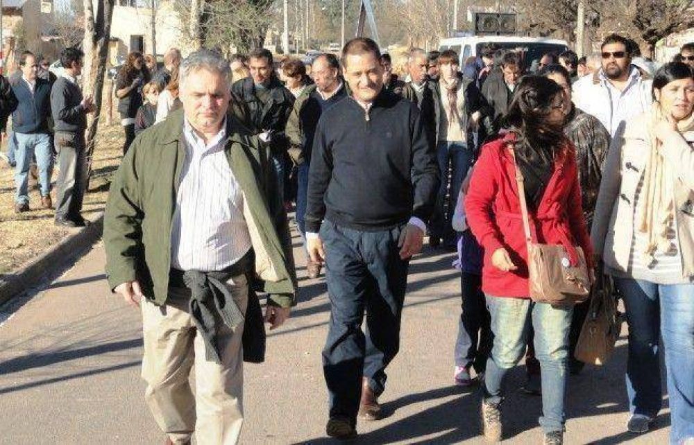 Fern�ndez Mend�a de campa�a en el Matadero