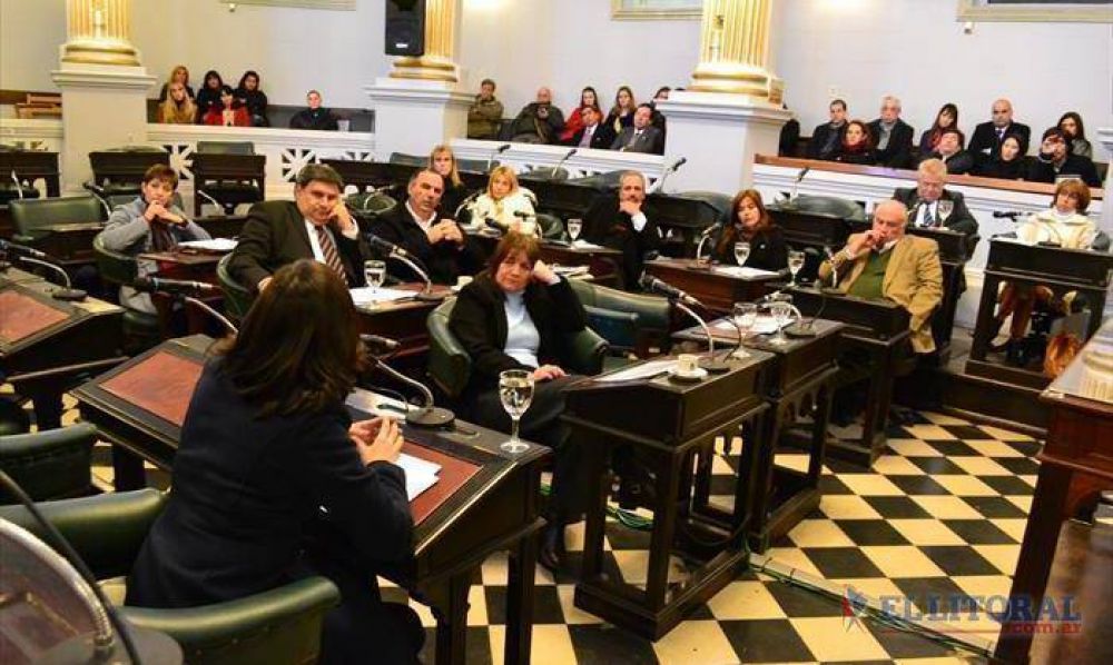 Se definen subas salariales para legislativos y judiciales