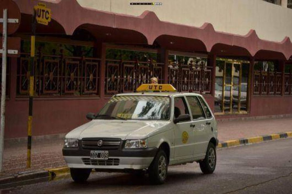 Los taxis llevar�n su �bajada de bandera� a 10 pesos en agosto