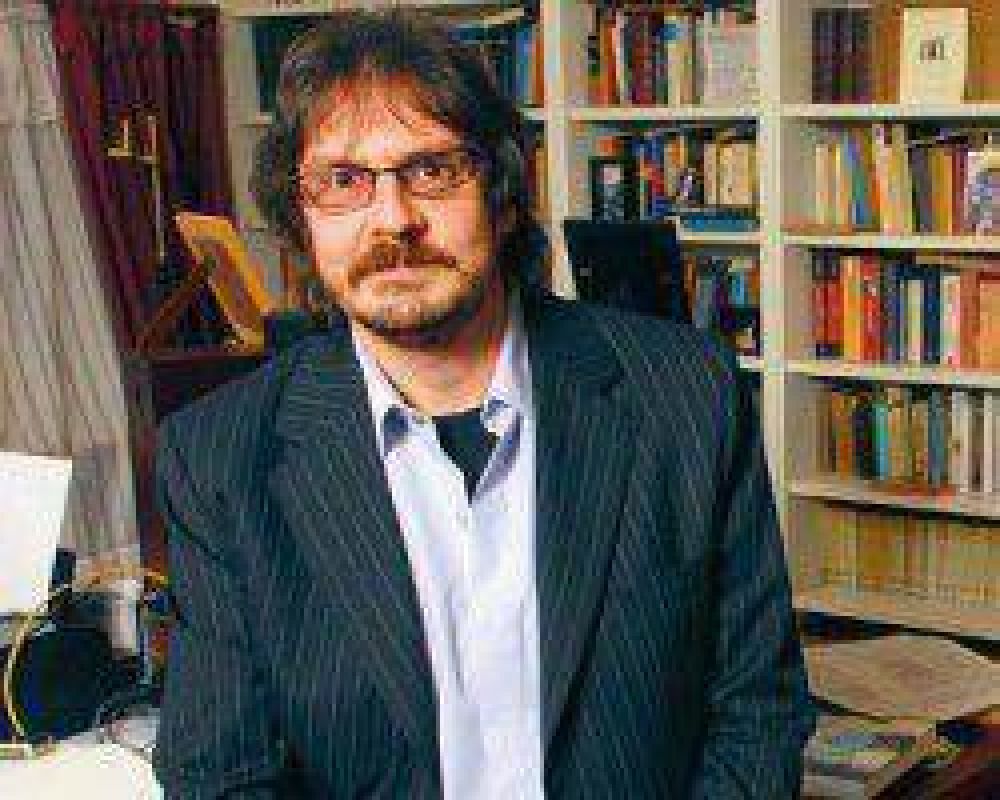 El historiador Felipe Pigna disert� en San Juan sobre �30 a�os de Democracia y los desaf�os del futuro�