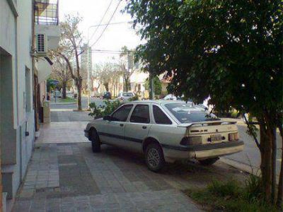 Labran m�s de 2.000 actas mensuales por mal estacionamiento en Paran�