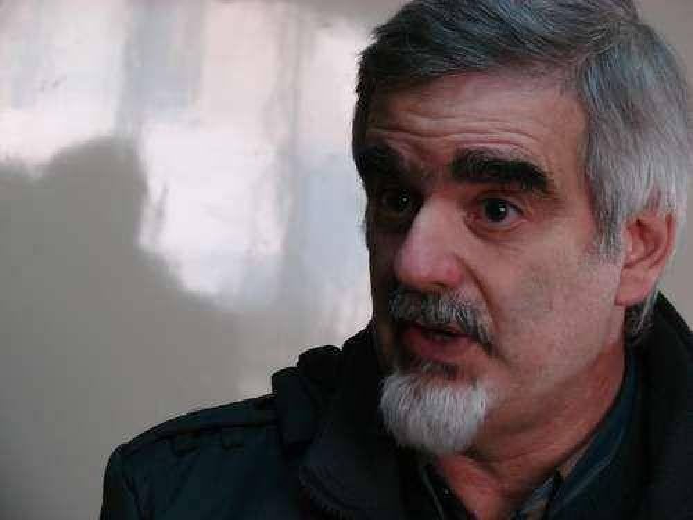 "En Azul uno de los problemas m�s evidentes es el de la destrucci�n de las fuentes laborales"