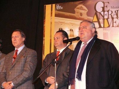 Acto de entrega de escrituras en el Cine Teatro Espa�ol
