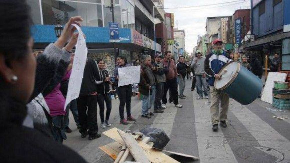 Quieren reubicar a los ambulantes en los lugares ya asignados