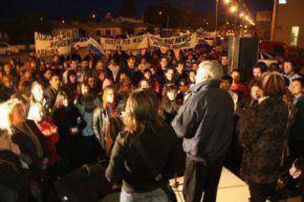 Das Neves Provincializ� A Fondo En Rawson, Llam� "A Comparar" Gestiones y Oficializ� El 2015