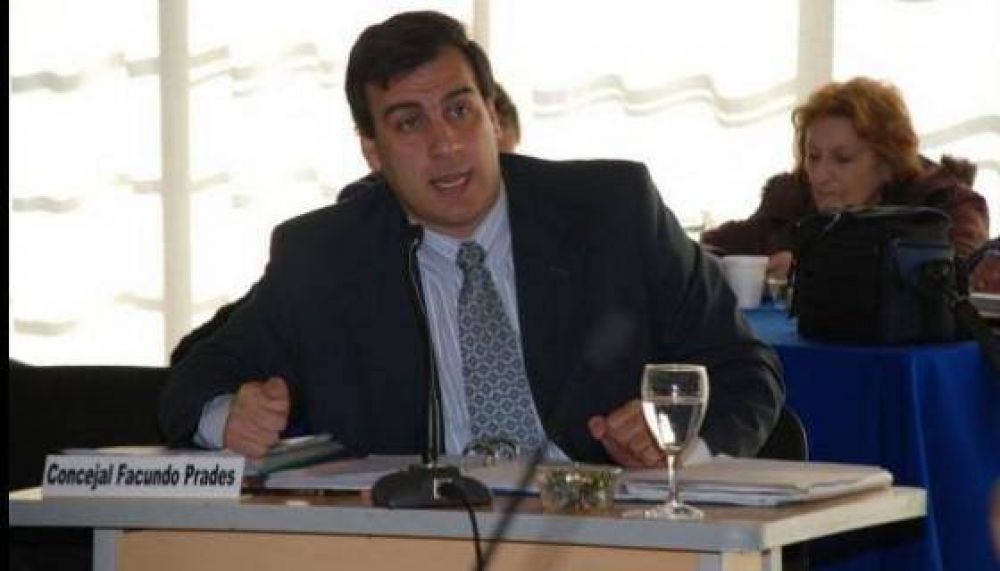 Prades: �Nuestra ciudad debe tener una voz en el Congreso que denuncie lo que sucede con el agua�
