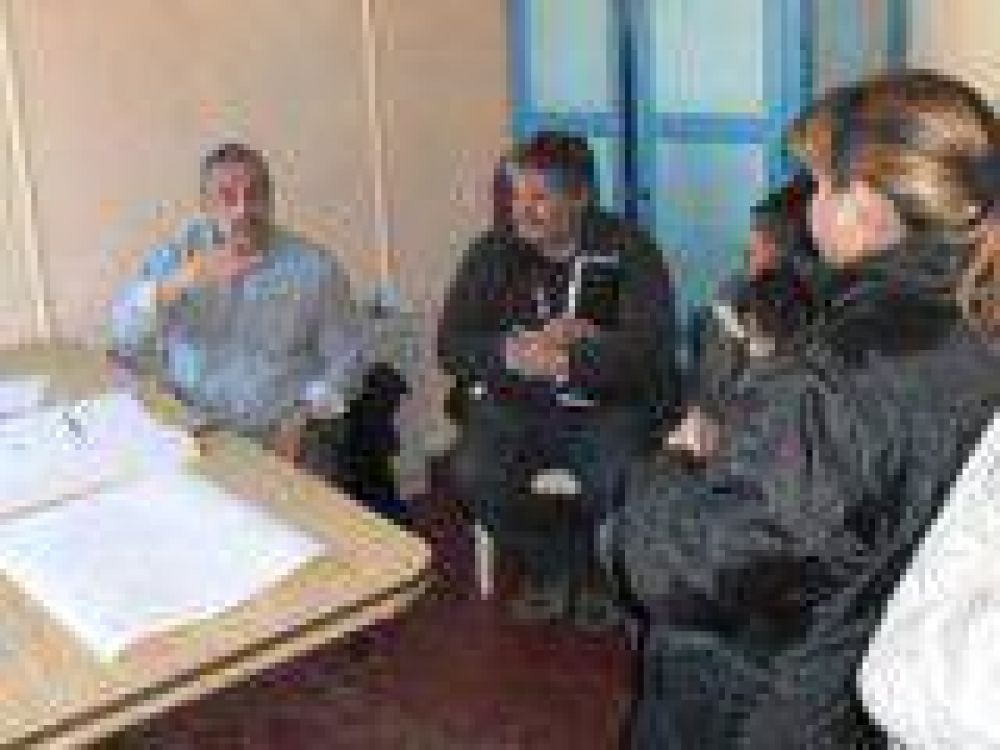 Pavimento, escuela, CIC, y sede vecinal para Julia Dufour