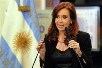 Cristina Kirchner compar� a N�stor con el Papa: "�l tambi�n les dijo que transgredan, que salgan a la calle"