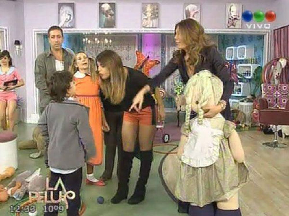 Nenes "atacaron" a Silvina Luna