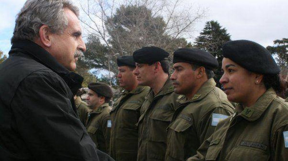 Pasan a retiro a siete militares por la fuga de dos represores