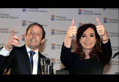 Cristina lleva a su candidato Insaurralde a la misa de Francisco en R�o