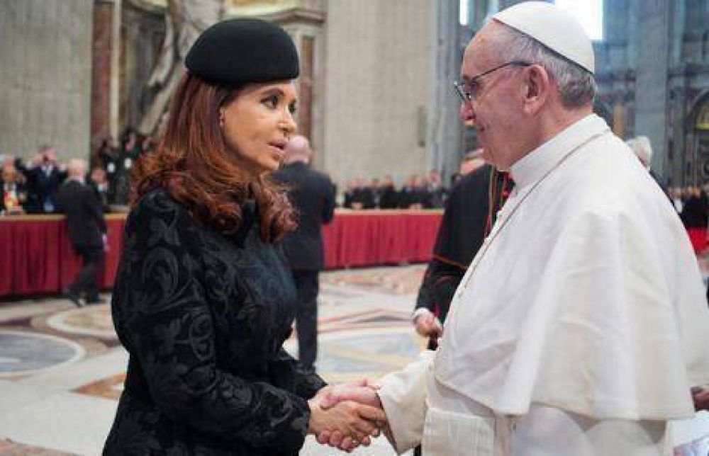 Cristina y el Papa son "top 10" en Twitter