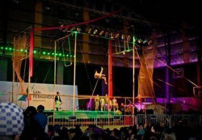 Los vecinos de San Fernando disfrutaron de un gran show de circo por el cierre de las colonias 