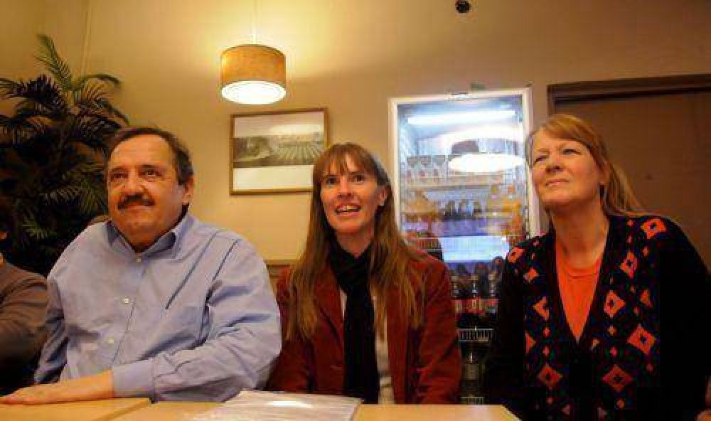 Stolbizer y Alfons�n buscan hacer diferencia en la Tercera Secci�n