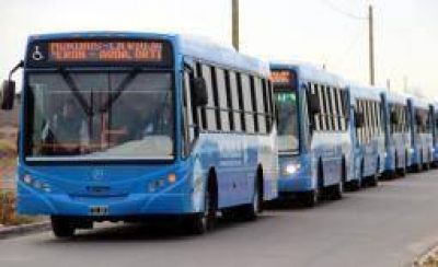 Munibus puso primera de la mano del Palacio �Ramirez de Velazco�