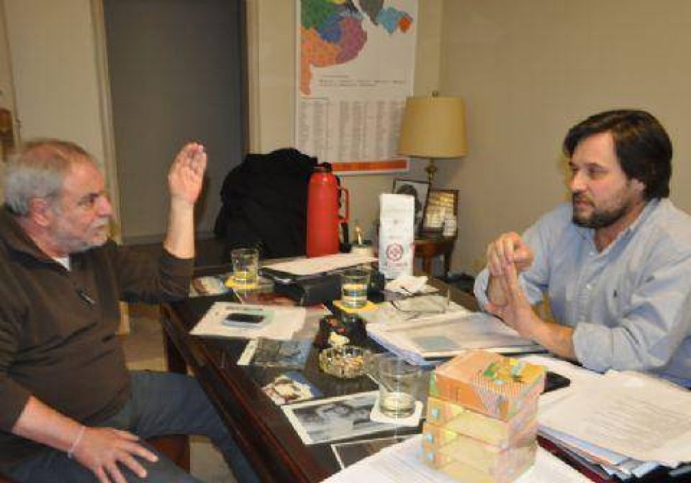 Educaci�n asigna a Salto m�s de 11.600 ejemplares de textos