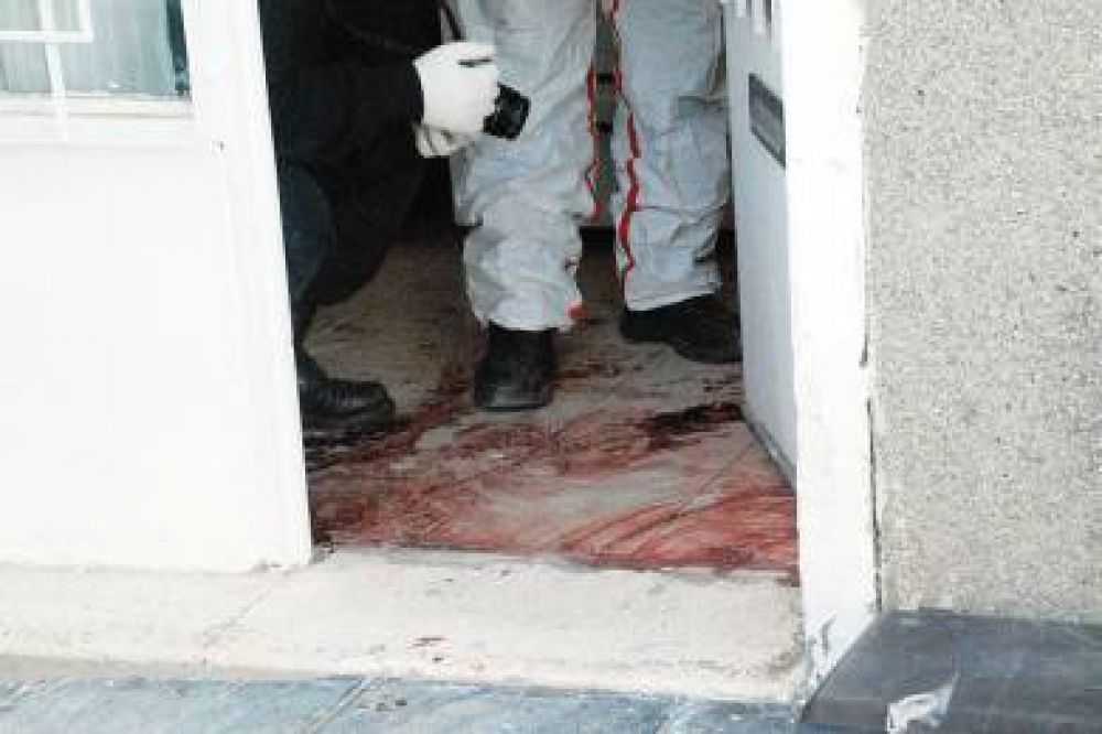 Misterioso crimen de un joven de 26 a�os en su domicilio de KM 5