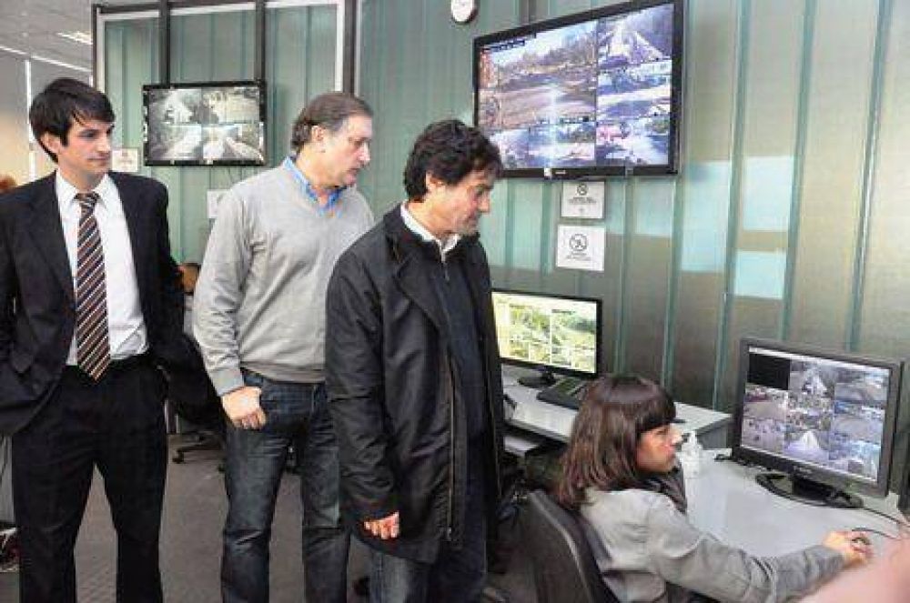 Comenzaron a operar diez nuevas c�maras de seguridad en la v�a p�blica 