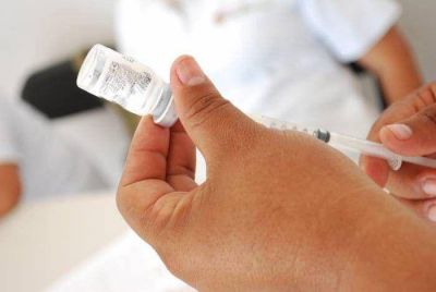 Convocan a los adultos a vacunarse contra la hepatitis B