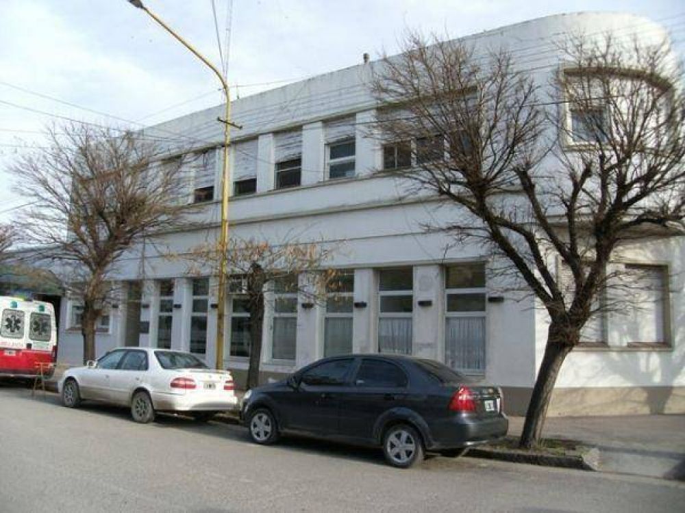 Empleados del Policl�nico reclamaron y lograron respuesta