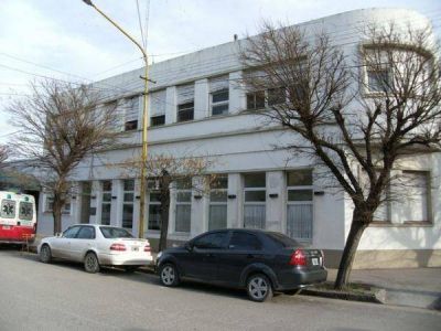 Empleados del Policl�nico reclamaron y lograron respuesta