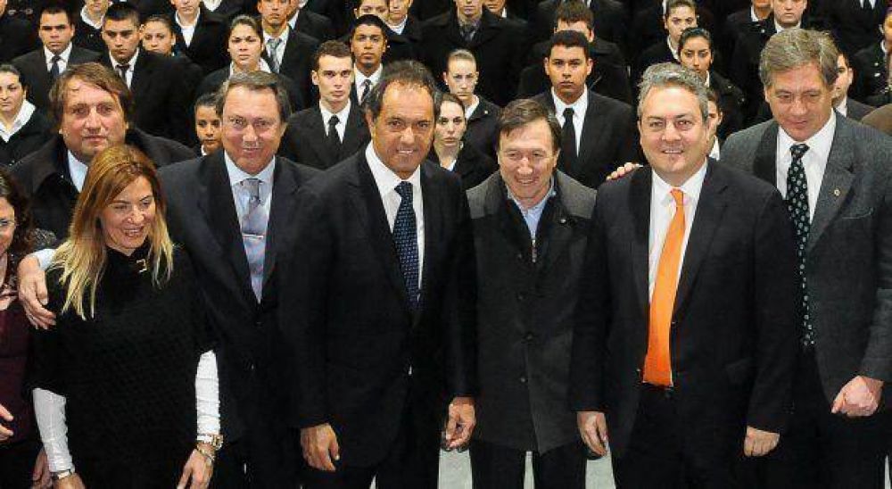 Desde Bah�a, Scioli le compite fidelidad a "La C�mpora": "A la hora de la verdad, estoy junto a CFK"	