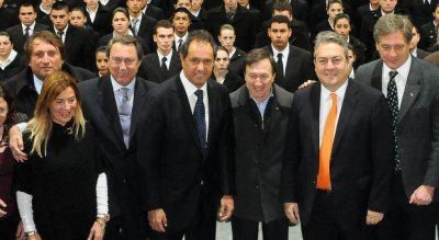 Desde Bah�a, Scioli le compite fidelidad a "La C�mpora": "A la hora de la verdad, estoy junto a CFK"	