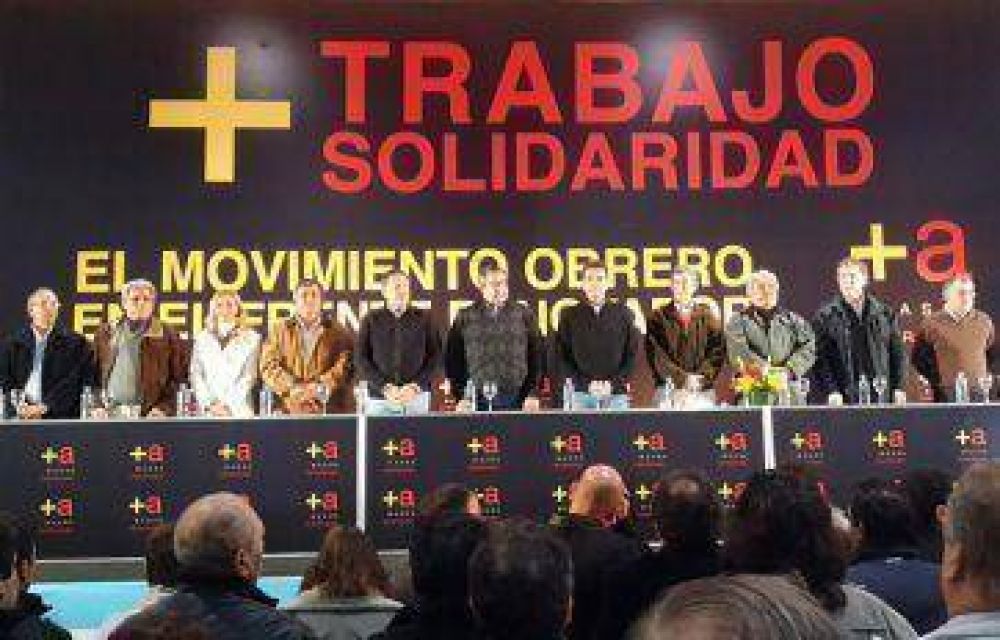 Massa junt� al sindicalismo