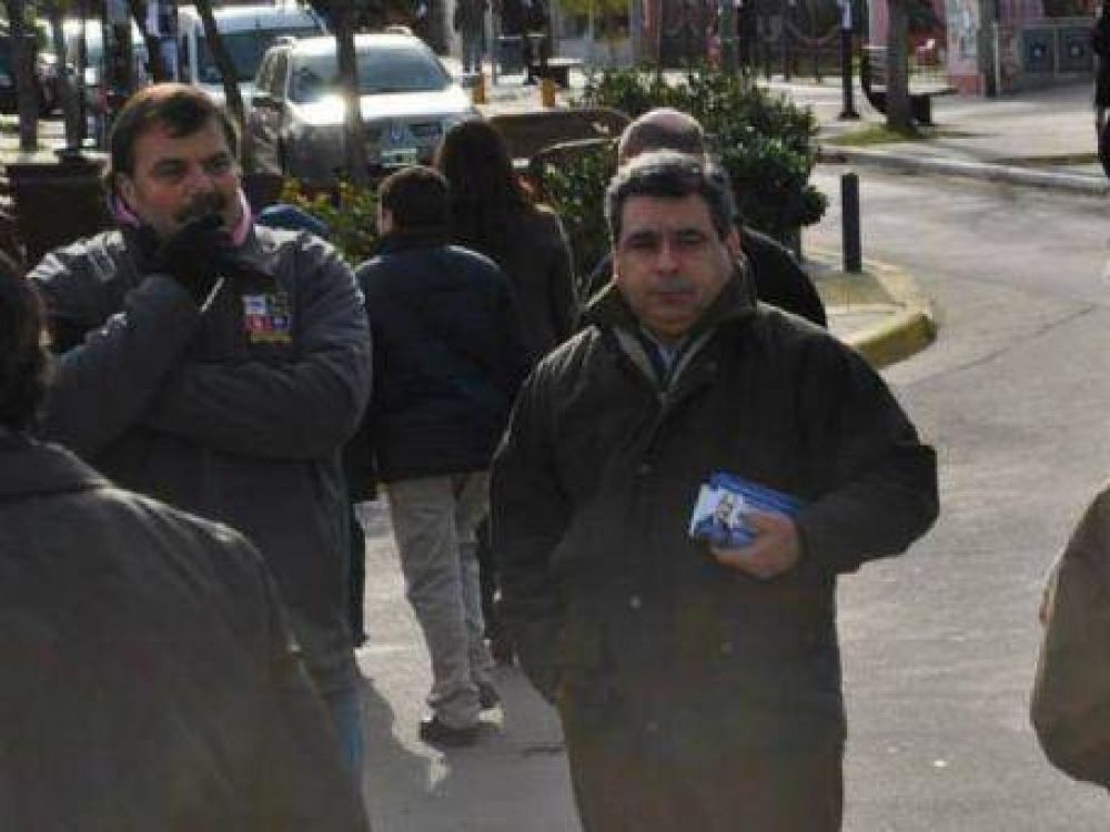 Juan Jos� Cardozo: �Somos la cara nueva de la pol�tica y queremos transparentar el parlamento�