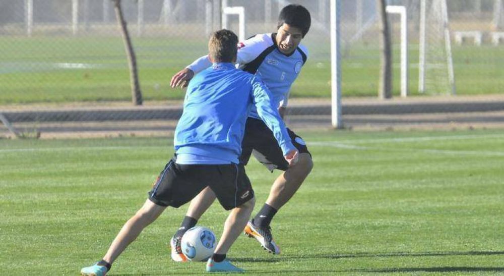 Con un gol de Carrera, Belgrano le gana a Instituto el amistoso en Villa Esqui�