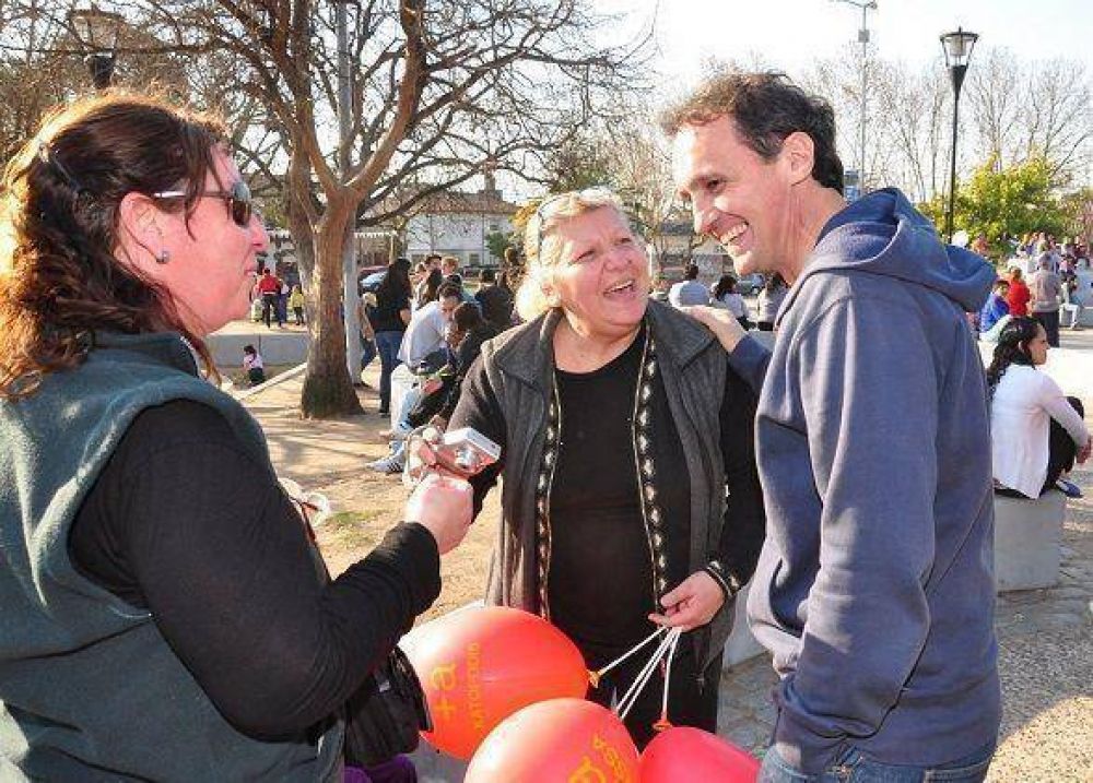 Cientos de familias festejaron la puesta en valor de la Plaza Mitre