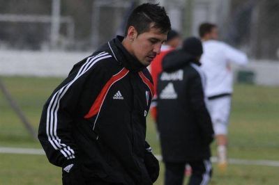 River y Racing, en un cl�sico m�s para ponerse en forma