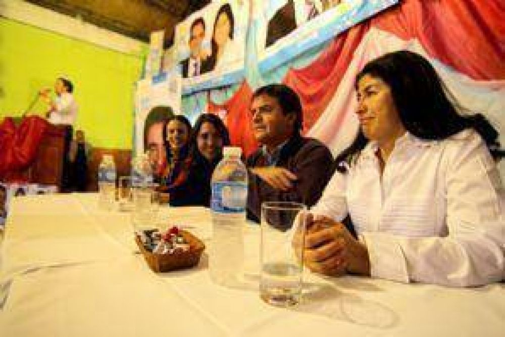 Exitoso acto de los candidatos del FAP en Cutral Co