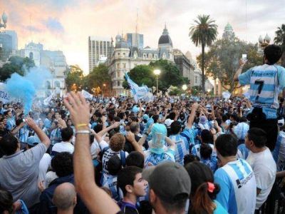 Hinchas de Independiente agredieron a otros de Racing en Bernal