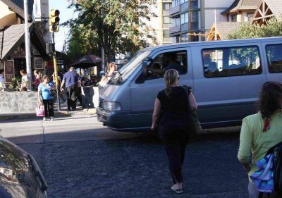 Municipio admitie que hay pocos sem�foros