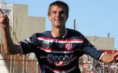 Aldosivi trajo a un delantero de 2 metros