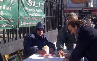 Giri llev� los barrios al teatro