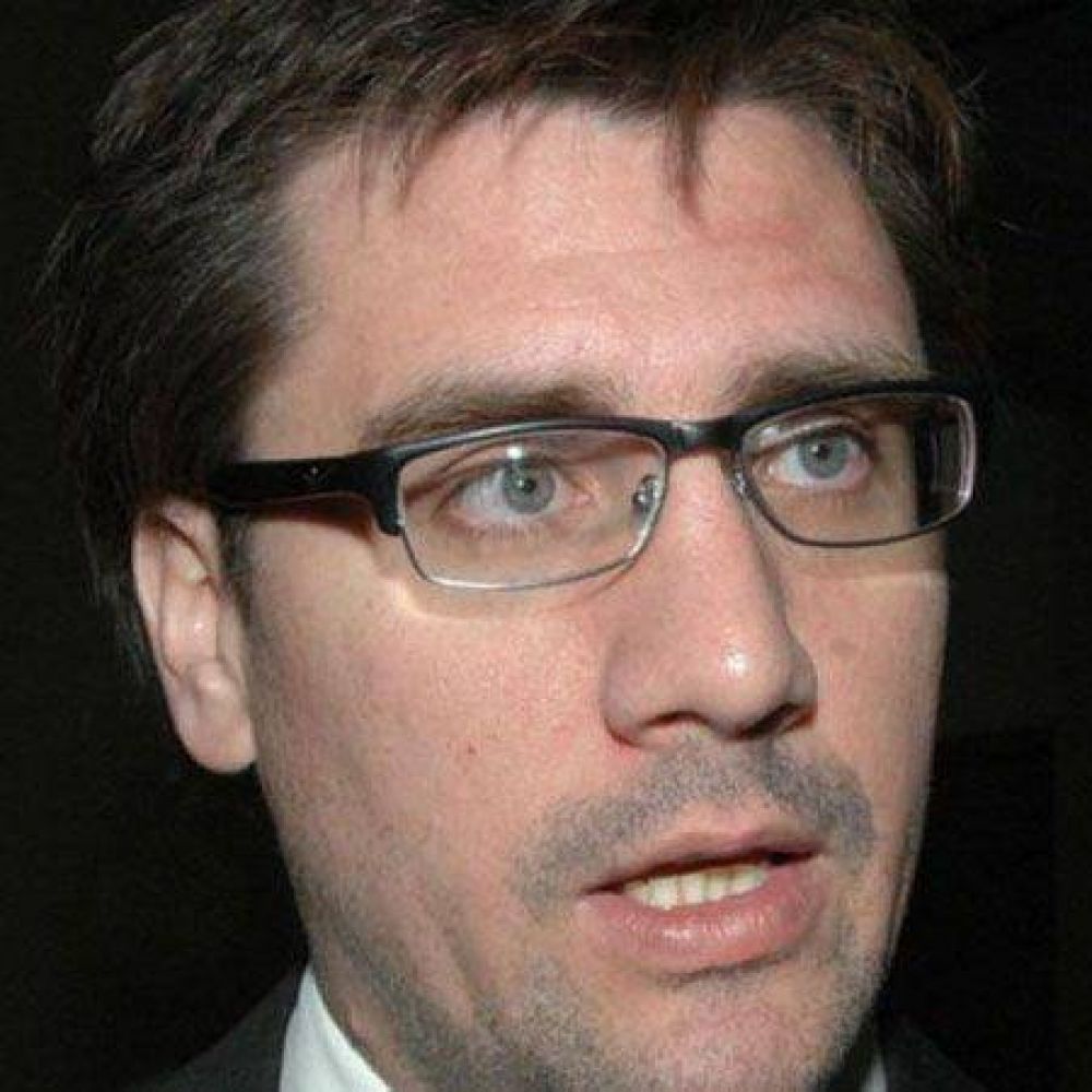 "Si les pagaran por los tweets, la oposici�n se llena de plata"