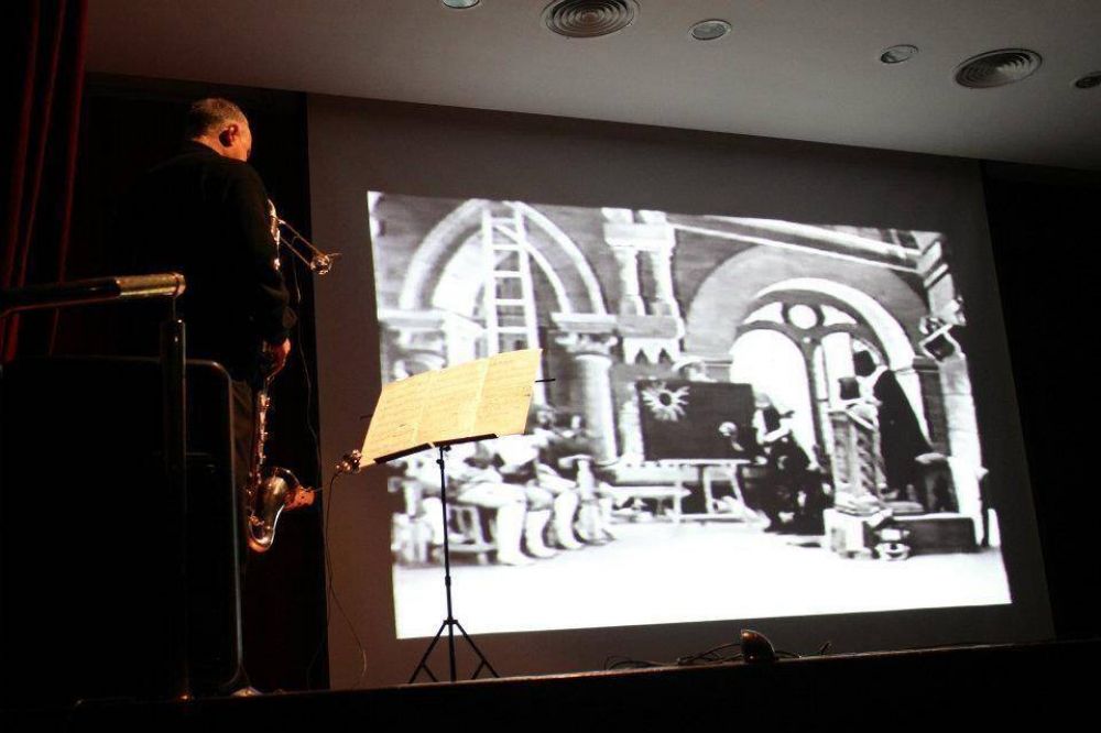 Se desarrolla con �xito el Festival de m�sica electroac�stica y video Bah�a[in]sonora	