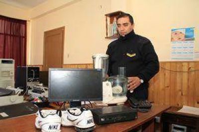 Caen dos menores por distintos robos	