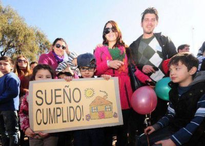 1.100 chicos se benefician con el sue�o de la casa propia