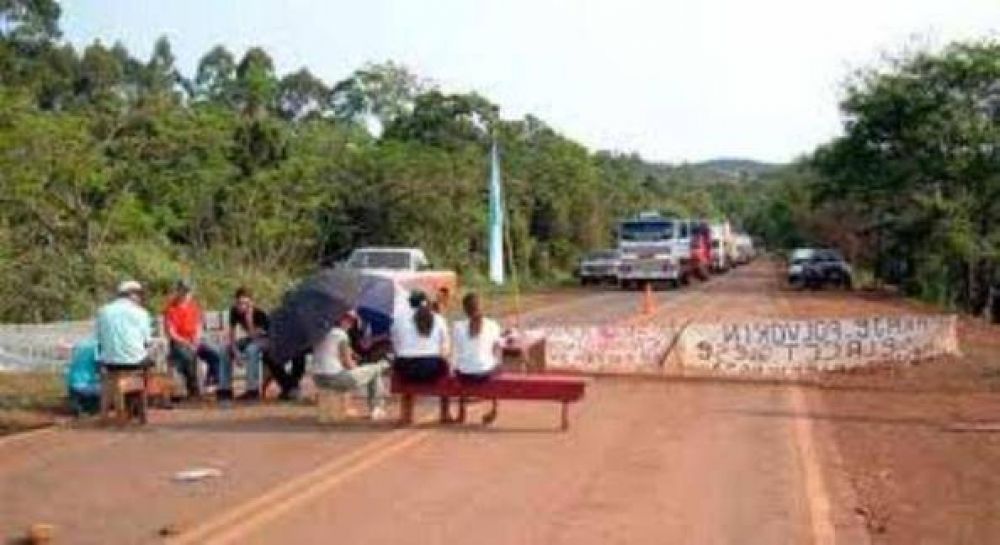 Los campesinos desalojados en el Norte volver�an a las rutas